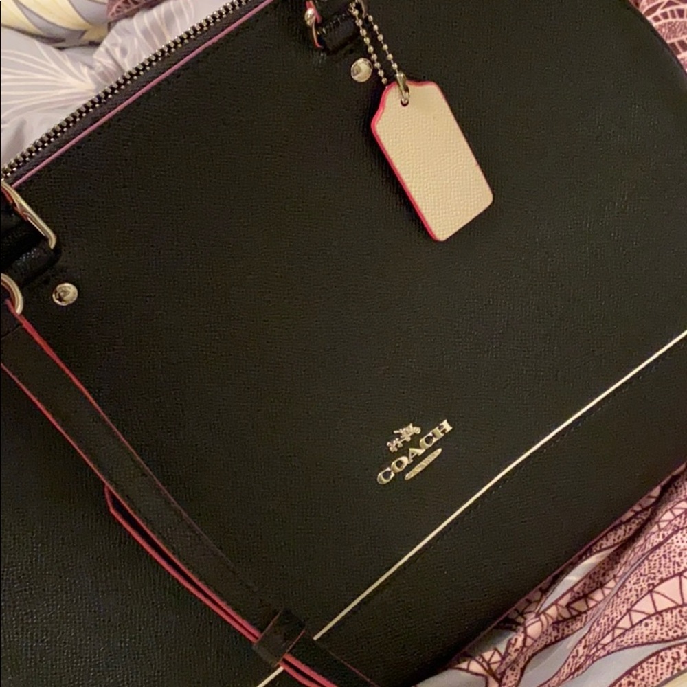 COACH HANDBAG